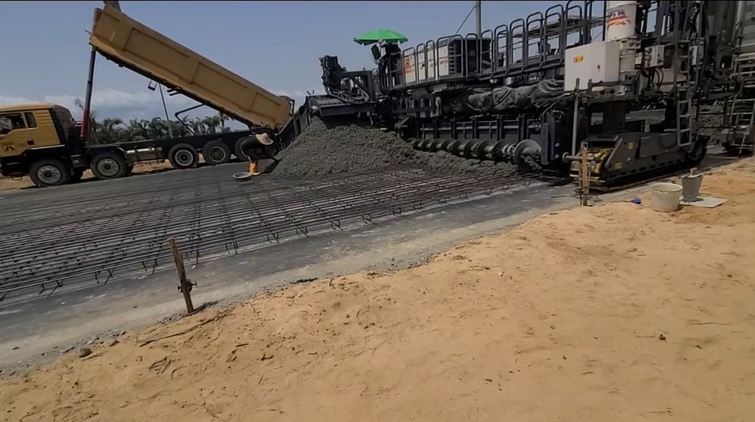 Just_Ozed's tweet photo. Lagos-Calabar Coastal Road Update! I've just visited Kilometer 46 (Eleko Ibeju Lekki) and captured the latest progress. Watch my new video, dropping tomorrow (March 8th), to see the project's developments ahead of the Federal Government's May 2025 commissioning! Pls repost 🙏 https://t.co/bM1YCK4rOW