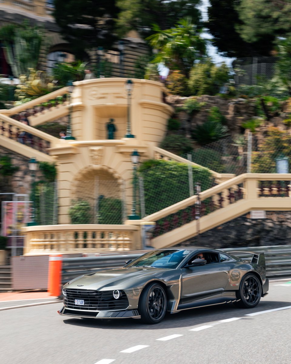 astonmartin's tweet image. Valiant's visionary, @alo_oficial, unleashes his bespoke rear winged titan at Aston Martin Monaco.
#AstonMartin #Valiant #INTENSITYDRIVEN