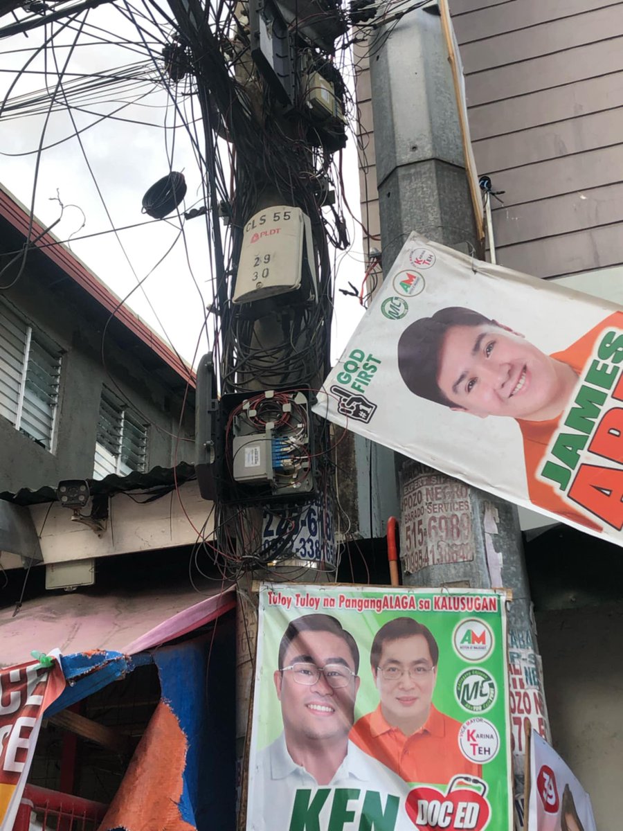 Rowena_yuy's tweet photo. @PLDT_Cares  sent a dm ..
 Please. Respond.
Tech left box like this. Is it even right? https://t.co/3ziNXK12bP