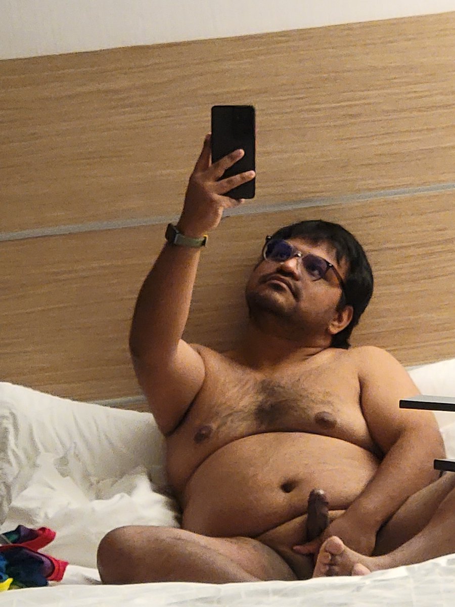 Noches de hotel pt 2
#chubby
#cruising #nudes
#smalldick #mirrornude
#footfetish