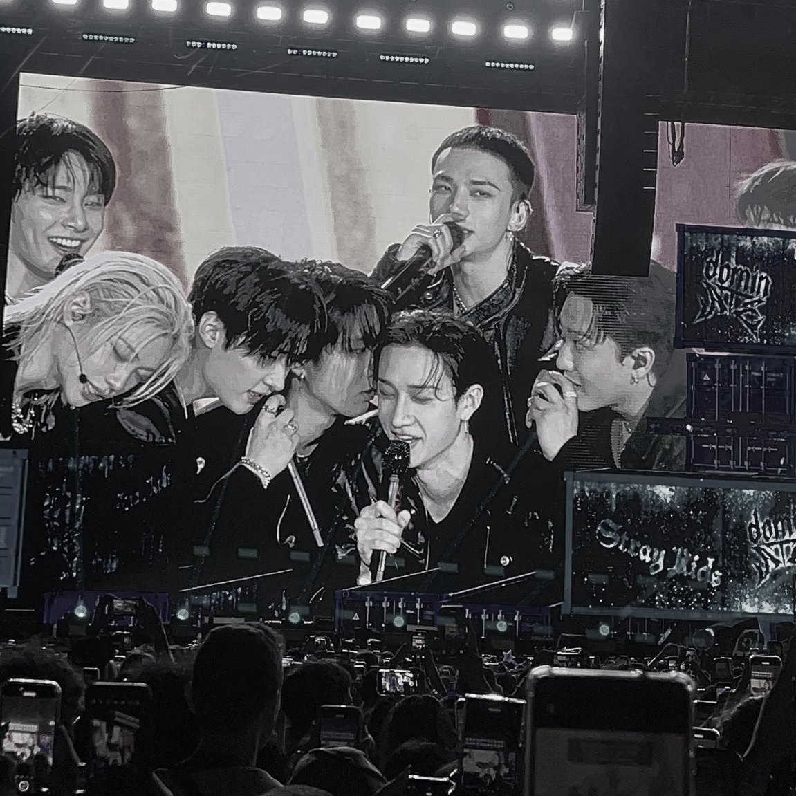 se eu tivesse que falar sobre o significado da palavra "saudade", eu com certeza falaria sobre vocês.

"A tristeza da ausência, mas a felicidade pela memória do que vivemos juntos."

        𝑆𝑎𝑢𝑑𝑎𝑑𝑒 - 𝑆𝑡𝑟𝑎𝑦 𝑘𝑖𝑑𝑠, 𝐵𝑟𝑎𝑠𝑖𝑙 𝟸𝟶𝟸𝟻 𖹭ֶָ֢⭒