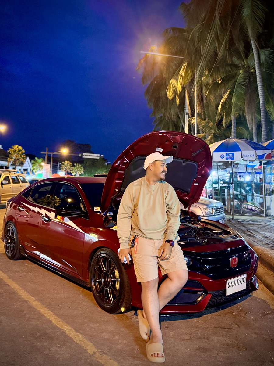 ข้างนอกสดใส ข้างในว่างเปล่า 🫠

🫠
#แปดริ้ว #ฉะเชิงเทรา #ท่าสะอ้าน #อมตะนครชลบุรี