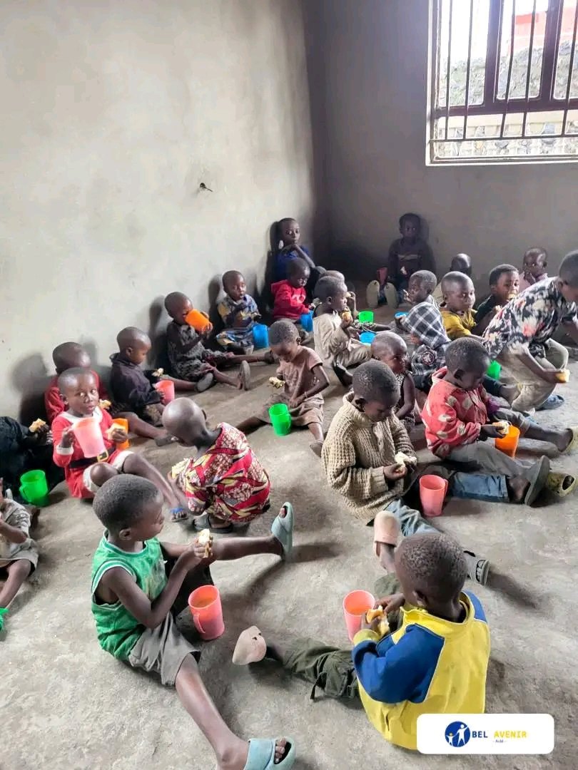 ClementMastaki's tweet photo. #BEL_AV Dans le cadre de notre programme d'aide alimentaire destinée aux personnes touchées par la guerre à #GOMA et ses environs, particulièrement les enfants, nous avons eu le bonheur d'apporter espoir, joie et résilience aux enfants de l'orphelinat #GOOD_HOPE à #SAKE. https://t.co/2EXViLrmXg