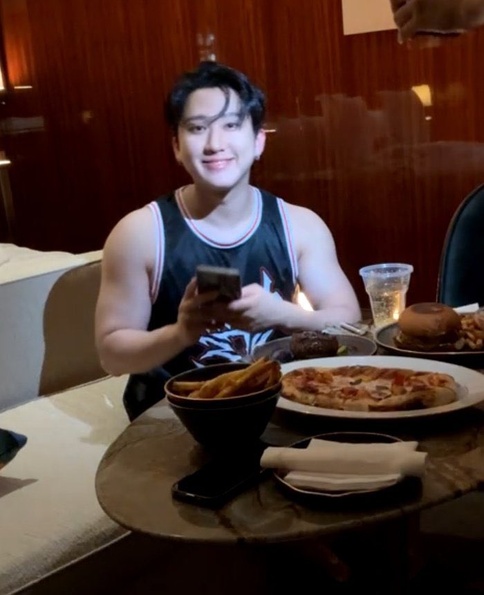 changbin’s financial advisor tweet media