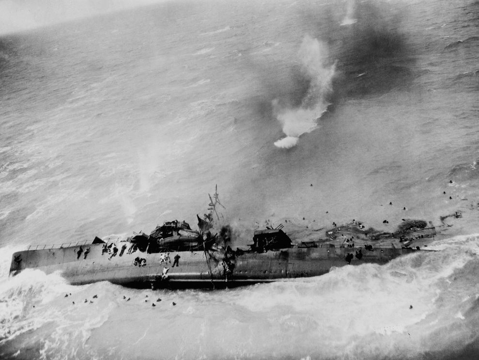 Japanese Type-C Escort Vessel No. 1 sinking in Taiwan Strait south