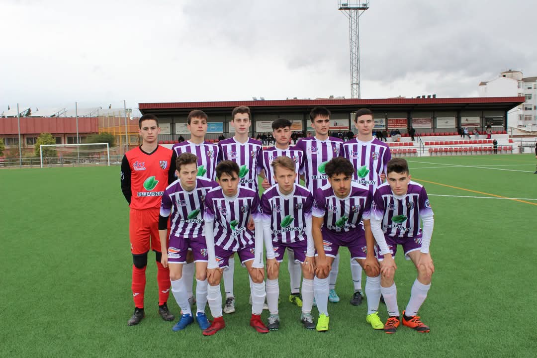 Seis años han pasado ya. Y esto es lo que te termina dando el fútbol. Momentos así, en el que fuimos muy felices con este grupo de chavales en edad juvenil. Algunos siguen jugando, la mayoría ya no... Fue el inicio de una etapa preciosa.