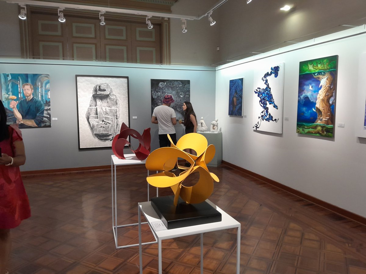 RosaMariaVargas's tweet photo. El pasado viernes, durante la inauguración de la exposición colectiva: "Desde la Diversidad Creativa", en el Museo Andrés del Castillo, con obras de artistas de diversas generaciones; entre ellos, el destacado artista, Rhony Alhalel. Felicitaciones a la curadora y a los artistas! https://t.co/chlVEbb2nq