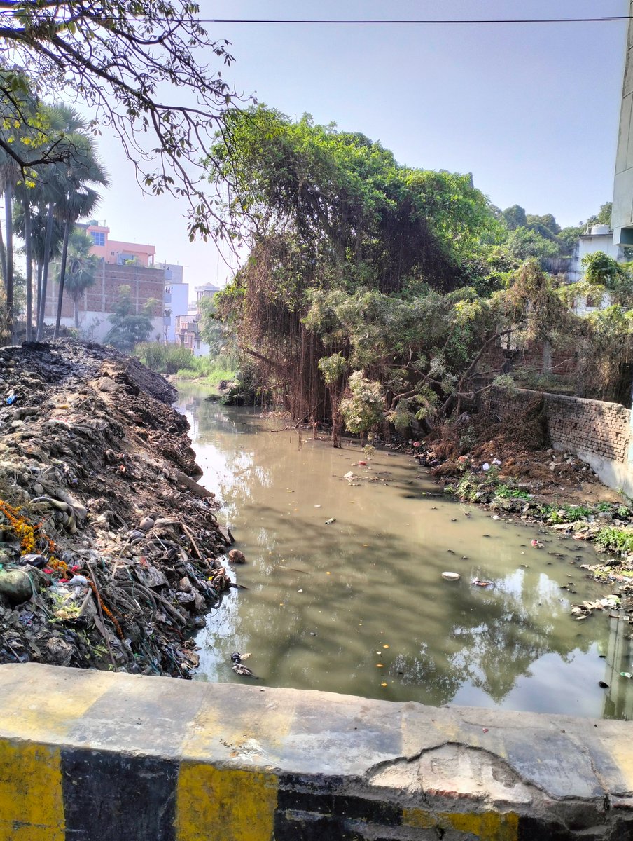 iashishgoyal16's tweet image. See the Nala road which made in his supervision in Etwari Bazar from last 3 years with Smart City Fund. Nalanda DM so rahe hai. No accountability, No transparency , rampant corruption, red tapism at its peak . If u ask kab banega, they have no answer. Bas complain file karte raho