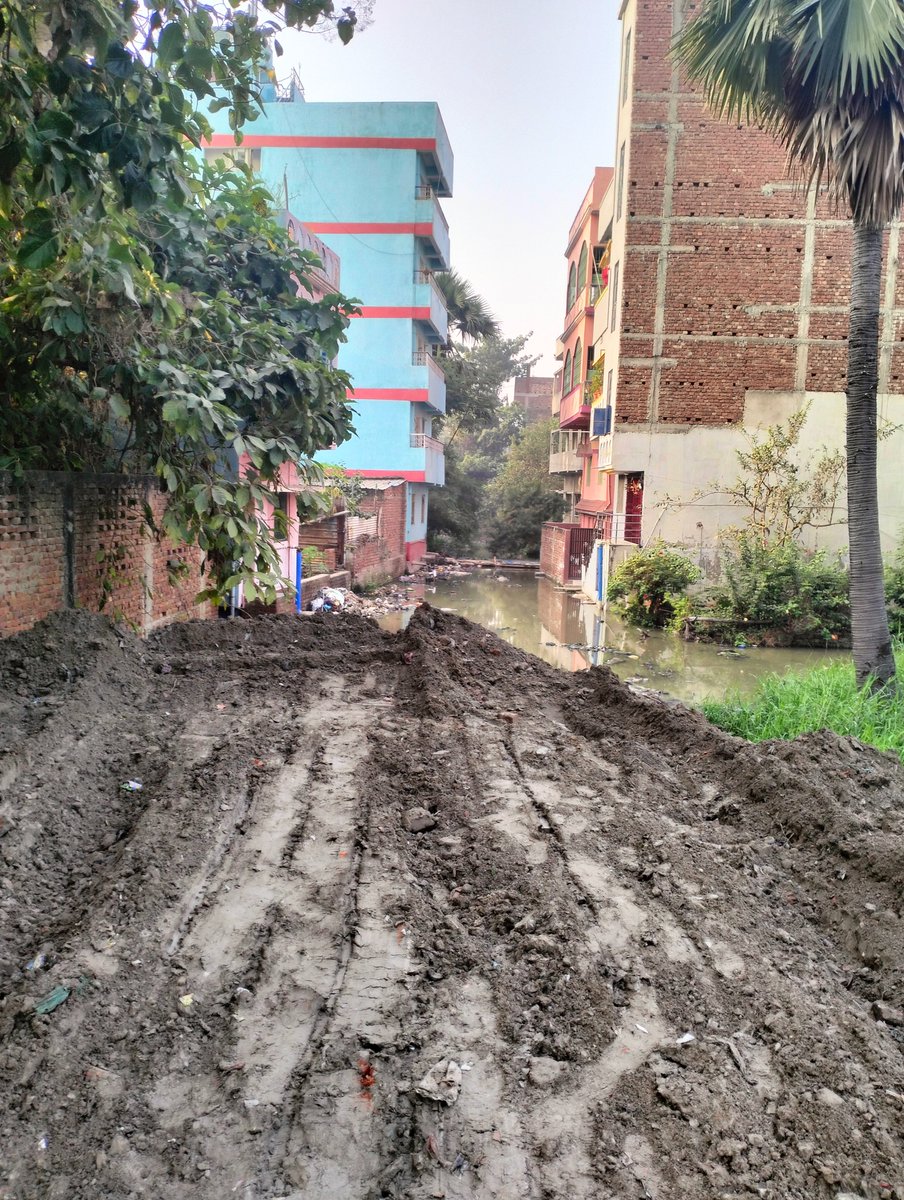 iashishgoyal16's tweet image. See the Nala road which made in his supervision in Etwari Bazar from last 3 years with Smart City Fund. Nalanda DM so rahe hai. No accountability, No transparency , rampant corruption, red tapism at its peak . If u ask kab banega, they have no answer. Bas complain file karte raho