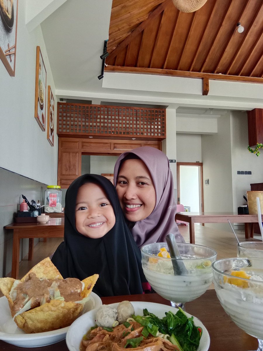 lezatooooosssss alhamdulillah! makasih cantik, makasih ayah <a href="/hendrisusiloID/">Hendri Susilo</a> 🥰