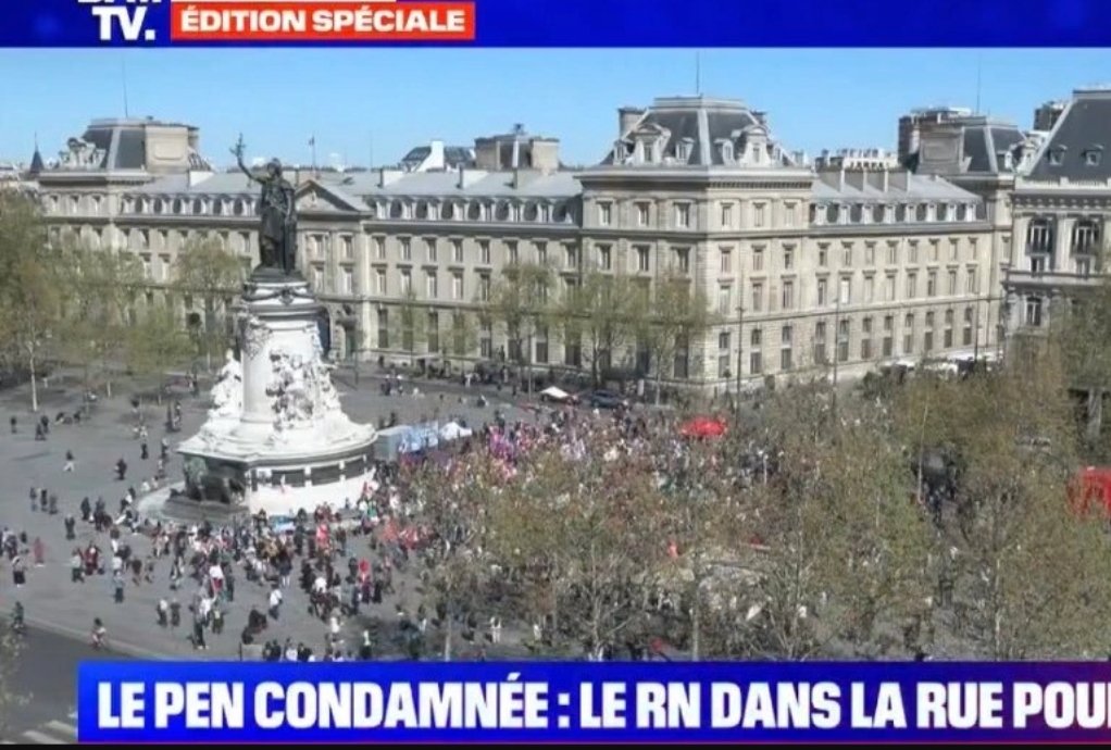 LvovskyCharline's tweet photo. @YENTL58 @mvalet_officiel La contre manif des crasseux 😂😂 https://t.co/B9BNeh8rFv
