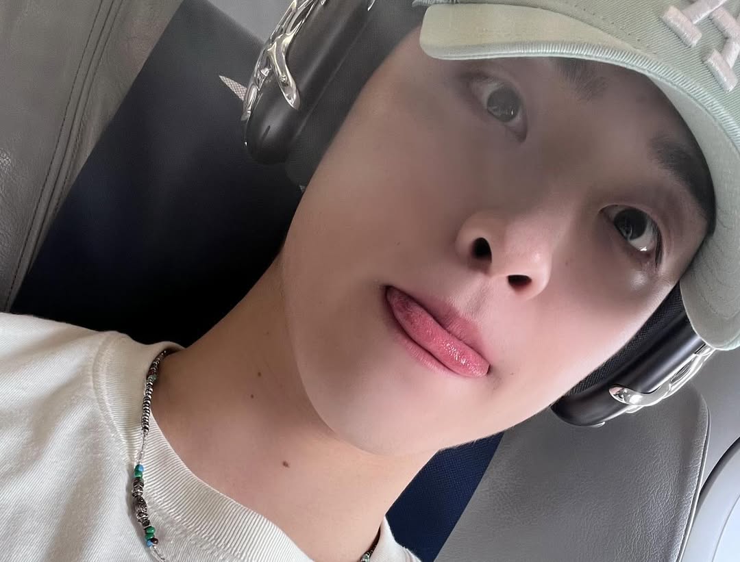 Give me a suggestion for an activity that can be done on the plane?