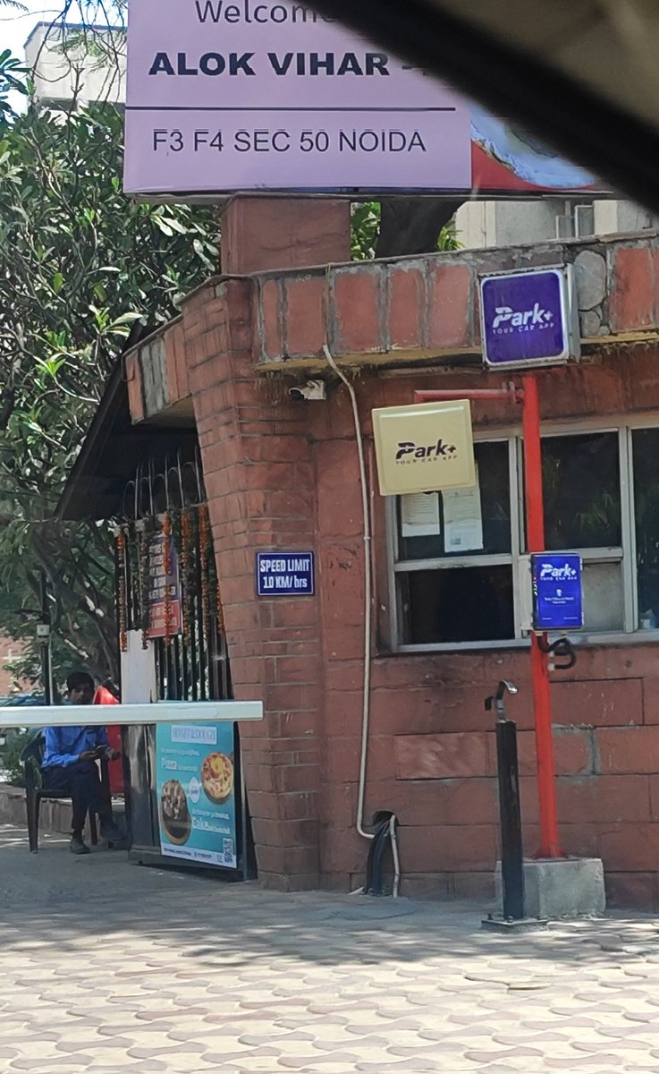 Mango Man *Amiit Gupta* (@rockme26) on Twitter photo #Noida
<a href="/CeoNoida/">CEO, NOIDA Authority</a> <a href="/noida_authority/">NOIDA Authority</a> <a href="/CPCB_OFFICIAL/">Central Pollution Control Board</a> <a href="/IasAlok/">Alok Kumar 🇮🇳</a>
Sec 50 आलोक विहार के सामने स्पीड ब्रेकर से पहले सड़क टूट कर काफी बड़ा गड्ढा हो रखा है कृपया इसको ठीक कर दीजिए किसी के चोट लग जाएगी।
<a href="/InduPrakashPCS/">Indu Prakash Singh</a> #Noida
<a href="/CeoNoida/">CEO, NOIDA Authority</a> <a href="/noida_authority/">NOIDA Authority</a> <a href="/CPCB_OFFICIAL/">Central Pollution Control Board</a> <a href="/IasAlok/">Alok Kumar 🇮🇳</a>
Sec 50 आलोक विहार के सामने स्पीड ब्रेकर से पहले सड़क टूट कर काफी बड़ा गड्ढा हो रखा है कृपया इसको ठीक कर दीजिए किसी के चोट लग जाएगी।
<a href="/InduPrakashPCS/">Indu Prakash Singh</a>