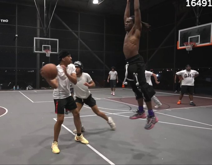 Zyr (@6zyrian) on Twitter photo 