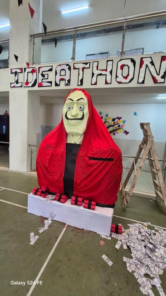 Codefury_'s tweet image. Just survived my first ever hackathon — and guess what? I ended up doing it solo (unintentionally).

Was supposed to team up with some seniors… turns out they knew nothing. While they chilled, I coded like my life depended on it
#hackathon #FirstHackathon #AI #WebDev #solodev