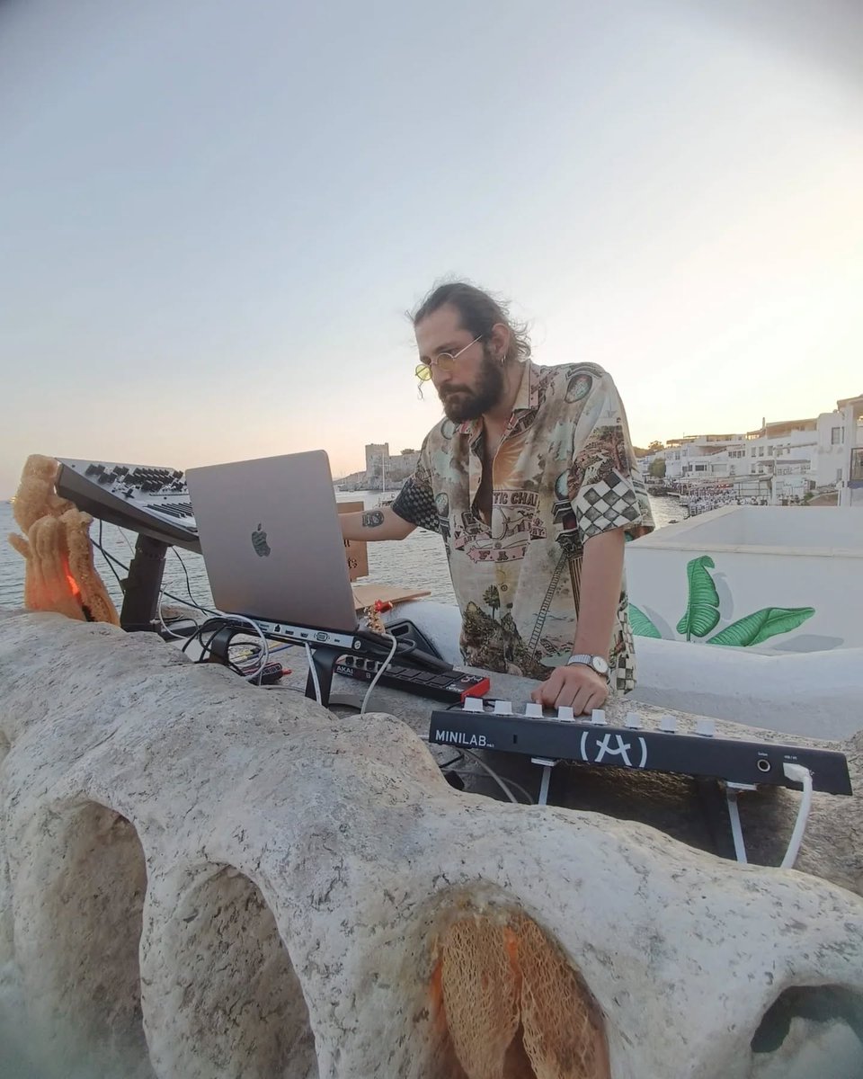 ArturiaTurkiye's tweet image. Sıradaki projenizde hangi Arturia enstrümanını kullanmayı planlıyorsunuz? 🎹

📸 #regram • IG/karmawhiff ve #MiniLab MkII Inverted