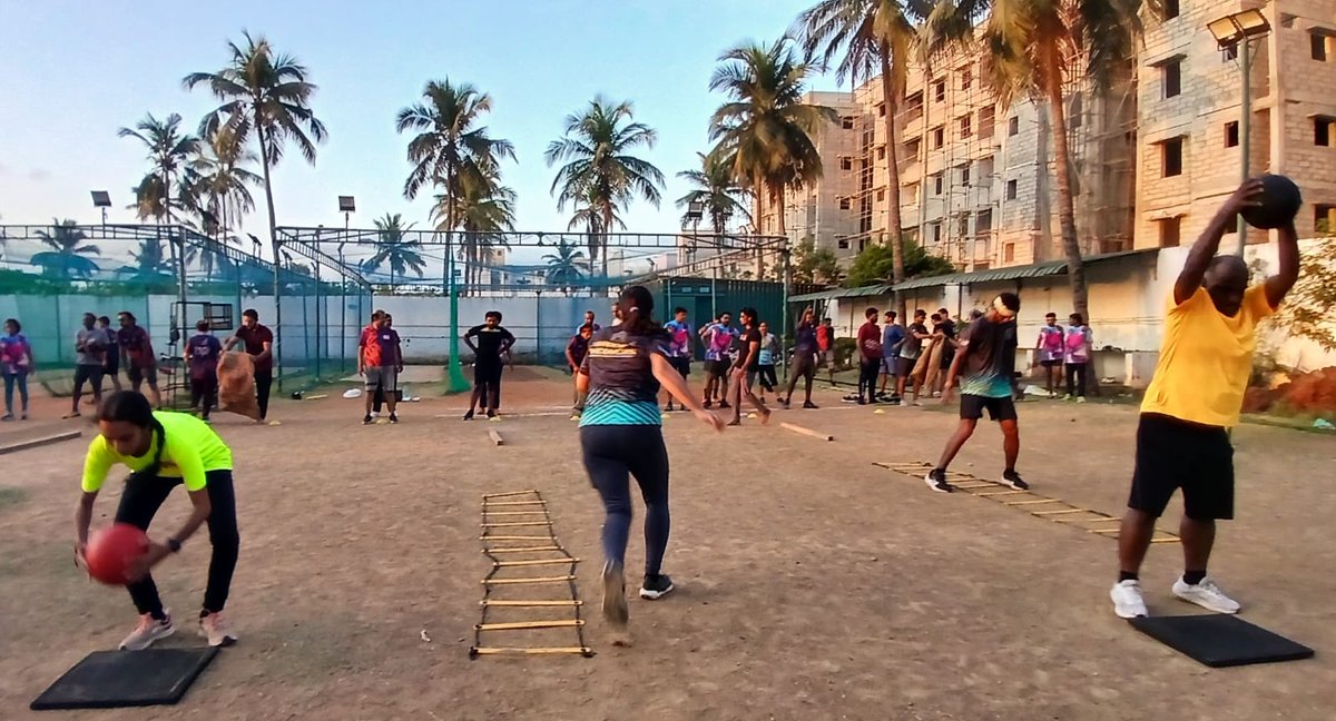 DRHM_Chennai's tweet photo. 10 years strong and still going @omr_dreamers!
OMR Dreamers marked a decade of determination with an energizing Runderful Sunday at Free Hitz Sports, Sholinganallur. This special session wasn’t about the miles-but the muscle. https://t.co/QmpuVMwwW1