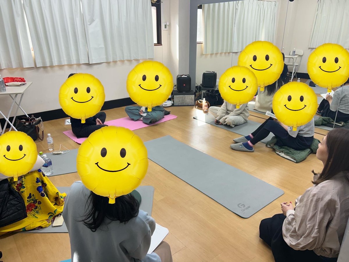 healersareborn's tweet photo. ヒーラーズスクール、スキルアップセミナー✨✨
講師のデモを見たり、モニターセッションを想定してのデモセッションをしたり。
みたりやったりで全員が心が動くから、プロセスがどんどん進む✨✨
@jun69junko @minatocounselor https://t.co/f83IrX3nvf
