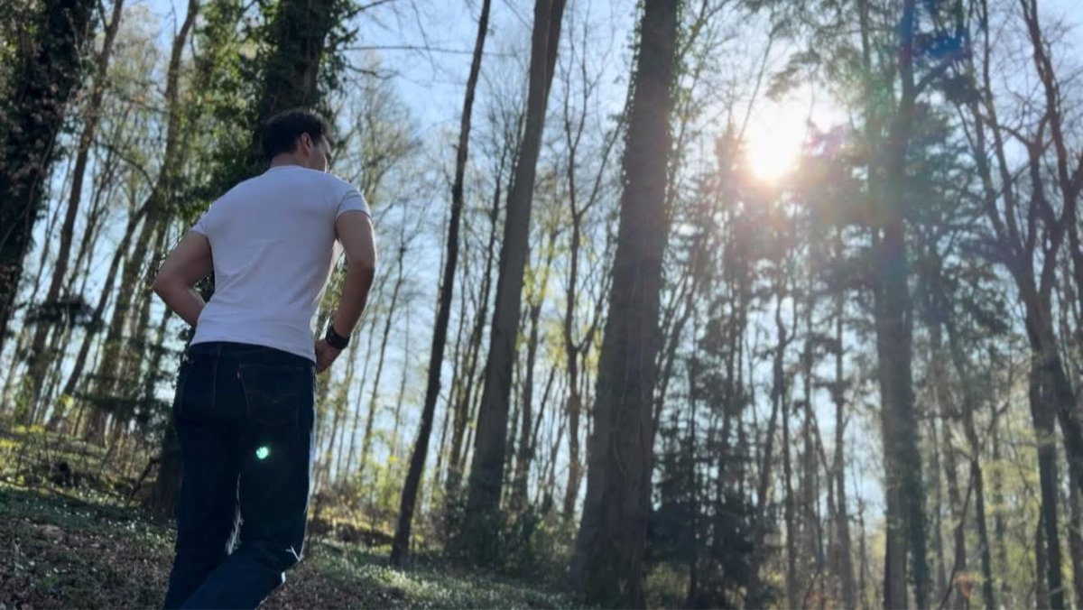 davidschaefer23's tweet photo. April 2025:
Brand new music video to my new solo single Brave is coming soon.
Some behind the scenes footage.
#musicvideo #brave #davidschaefer #pop #music
https://t.co/uuFwZciBe4
https://t.co/AbVugxIAI2 https://t.co/ro0Fxik2ut
