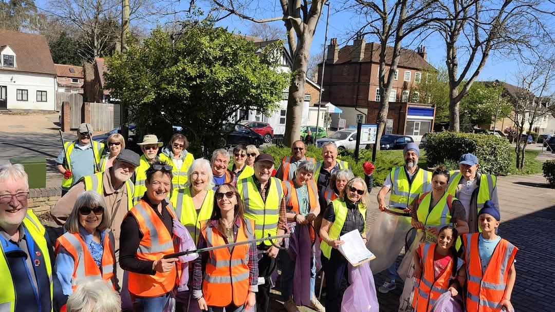 richings_park's tweet image. A superb weekend for the Ivers coming together for the #GreatBritishSpringClean. An impressive 120 volunteers came out collecting 180 bags of litter. 
#RichingsPark
#IverHeath
#IverVillage
#keepbritaintidy