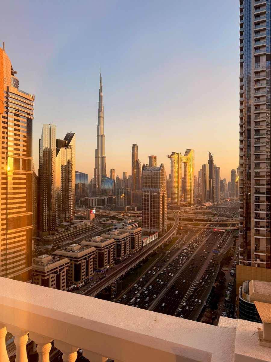 Namuks's tweet image. Happy Monday #viewsfromthe6 #shotoniphone