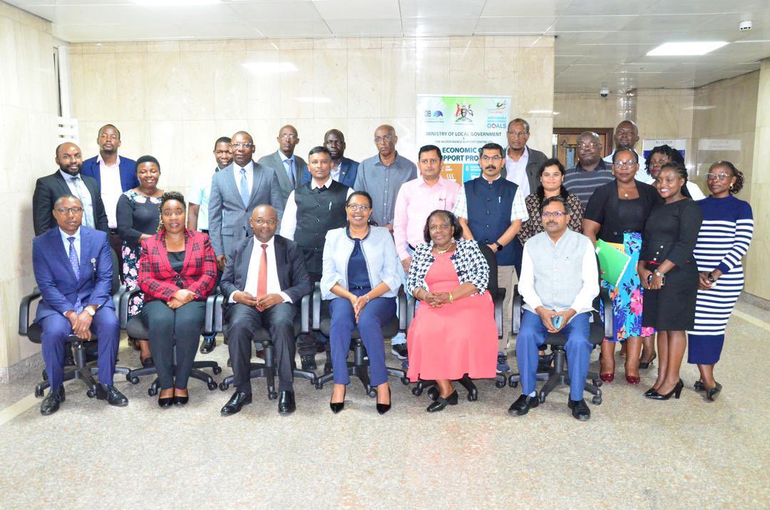 raphaelMagyezi's tweet image. I had the pleasure of hosting a delegation from @ICRISAT  a global leader in dryland farming innovation.
Decentralizing Africa’s agriculture is key. Targeting empowering local governments with decision making and resources, we can craft region specific solutions for our farmers…