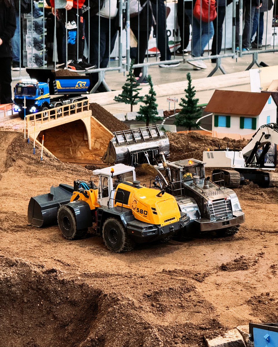 ⚡ Model Expo Italy la fiera del modellismo n°1 in Italia 🚗🚁✈️🚜⛵️🚂

#modelexpoitaly #modellismo