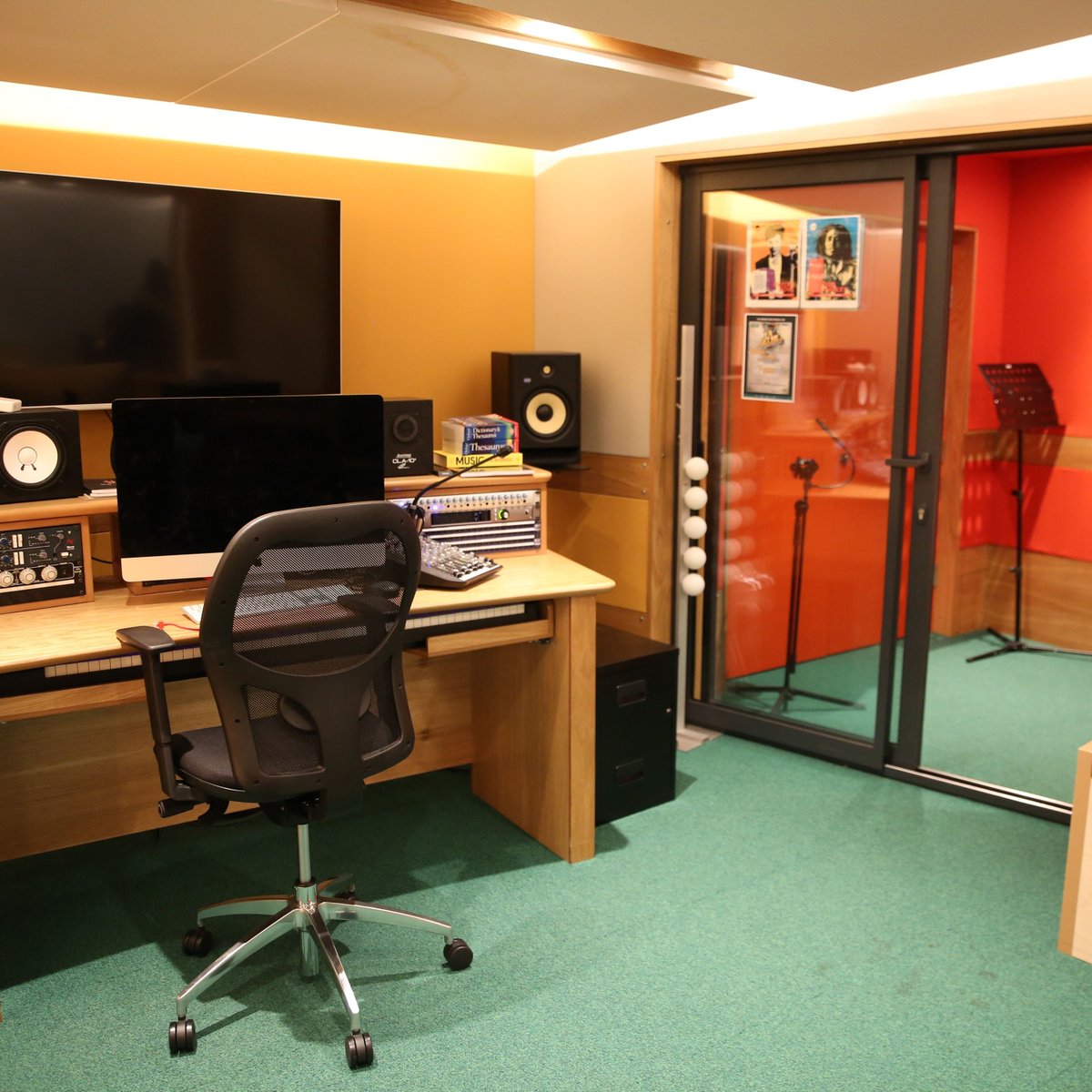 The future of London's creative community is bright! 🌟 We’re excited to be part of the Creative Enterprise Zone⁠
⁠
<a href="/CityWestminster/">Westminster City Council</a> <a href="/justinesimons1/">Justine Simons OBE</a> <a href="/LDN_Culture/">Mayor of London's Culture team</a> <a href="/MayorofLondon/">Mayor of London, Sadiq Khan</a> <a href="/SadiqKhan/">Sadiq Khan</a>
⁠
#CreativeEnterprise #CulturalGrowth #LoveLondon