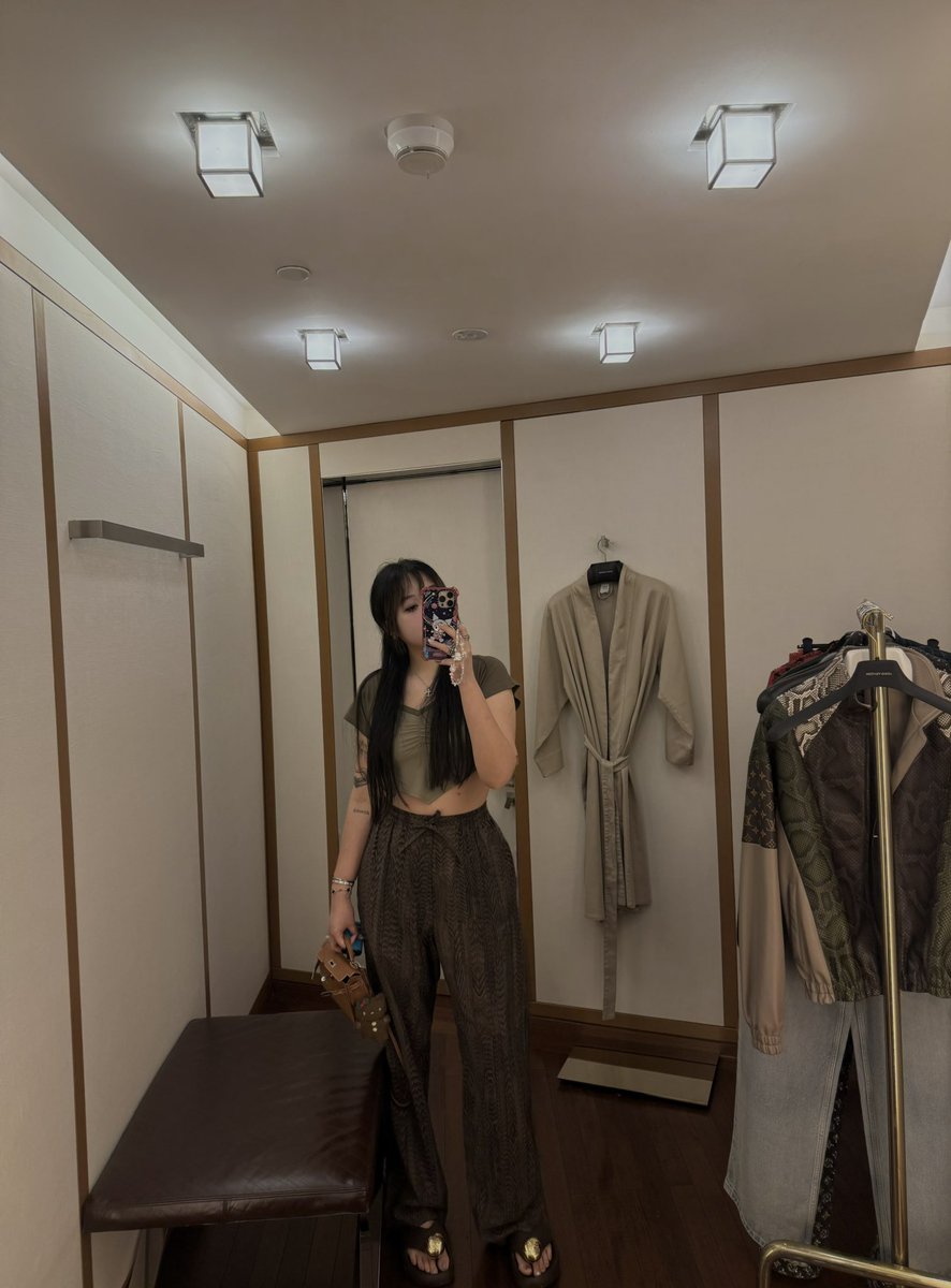 Sometimes not doing anything is the best thing to do. 

Let’s survive 🩷🎉😉🥺🥶🥹