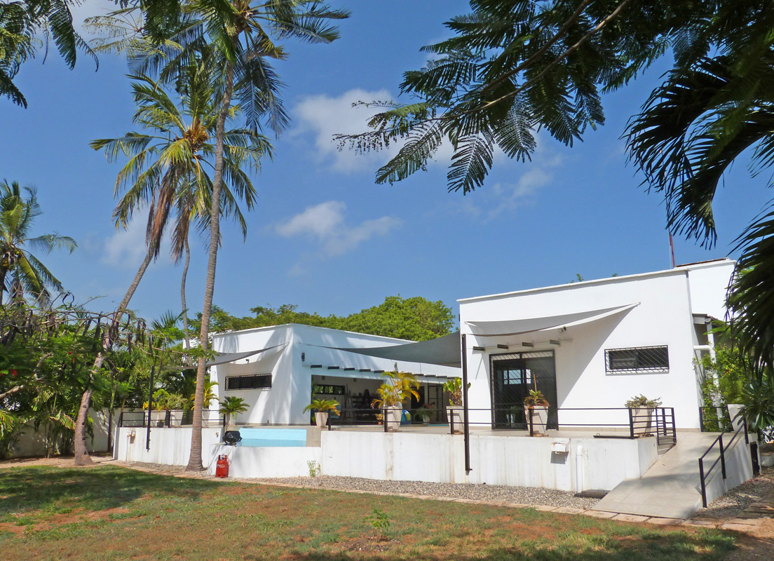 🌟 Stunning Watamu Villa for Sale! 🌟 

This beautiful 4-bedroom home in Mida Forest features a central courtyard with a pool, 3 bedrooms downstairs, and a master suite upstairs. 

Yours for Ksh 41.5 million!

Contact Jen at jen@wpskenya.com or +254 741 168