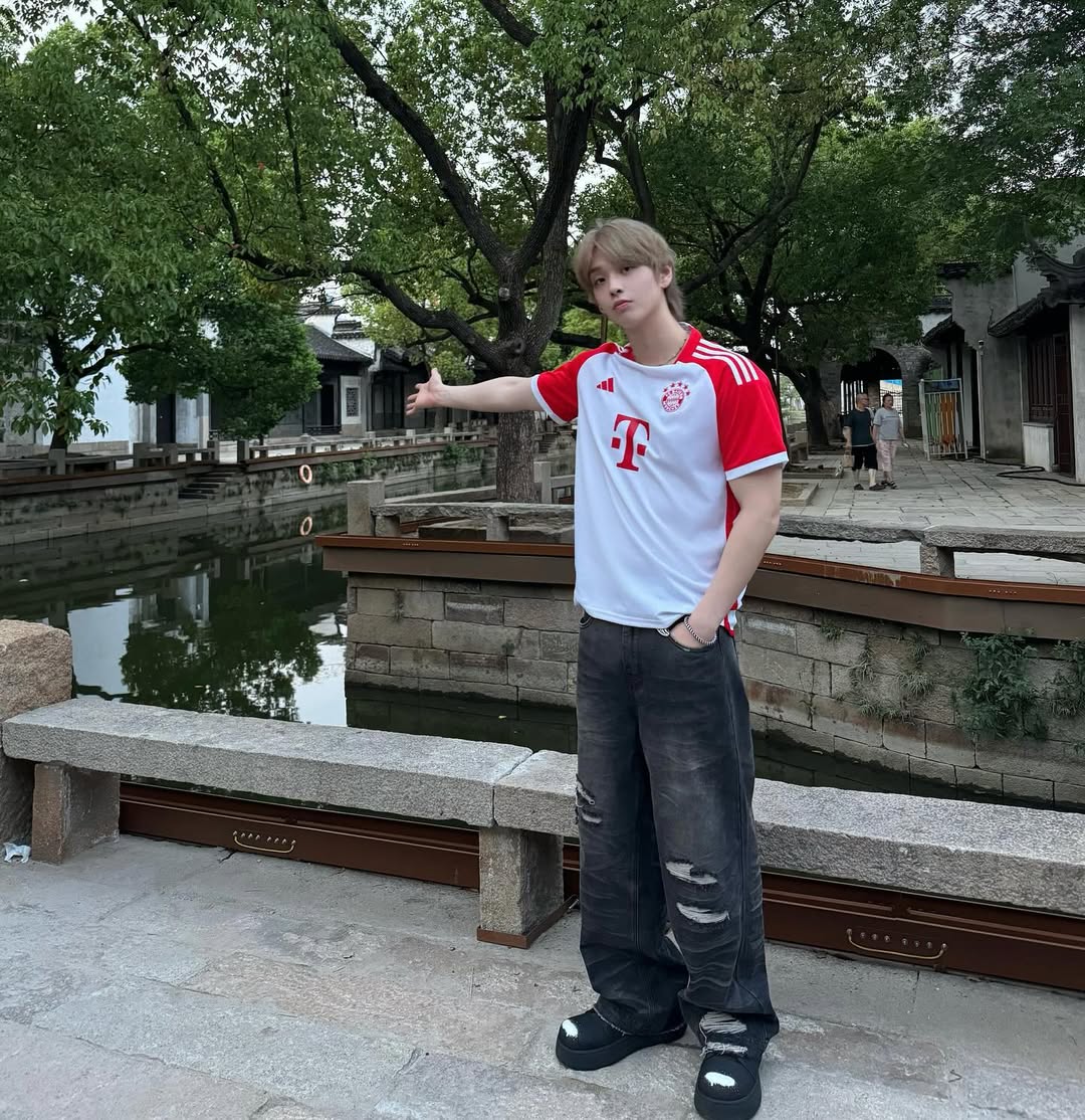 Found the perfect spot to soak in the fresh air and relax in Macao. Moments like these make me feel so comfortable and connected to this beautiful city. I think the atmosphere and the scenery feels just right.