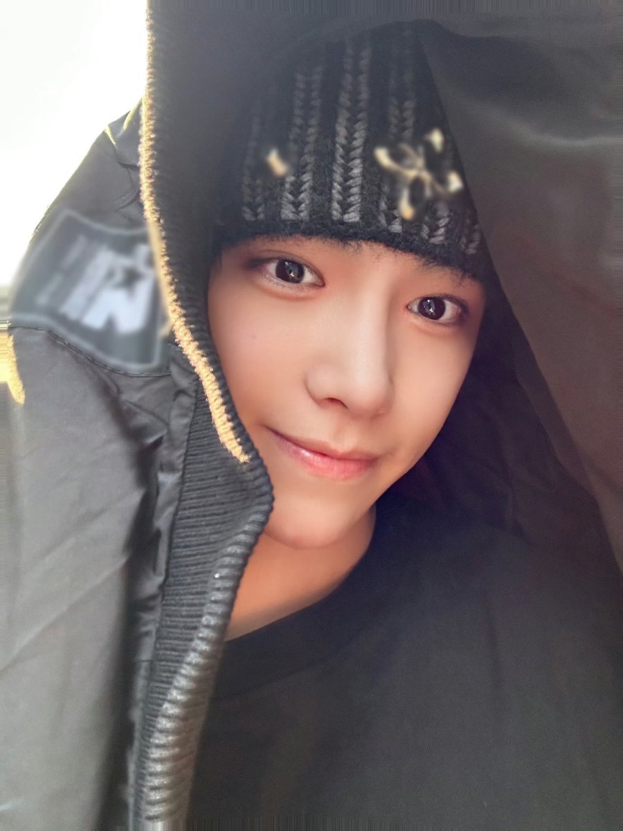 250407 [POLARIX-邵子恒] weibo update 

"산책하다"🚶🏻‍♂️

#邵子恒 #SHAOZIHENG #샤오쯔헝
#POLARIX #폴라릭스
#SHAOZIHENG_OFFICIAL_Fanclub