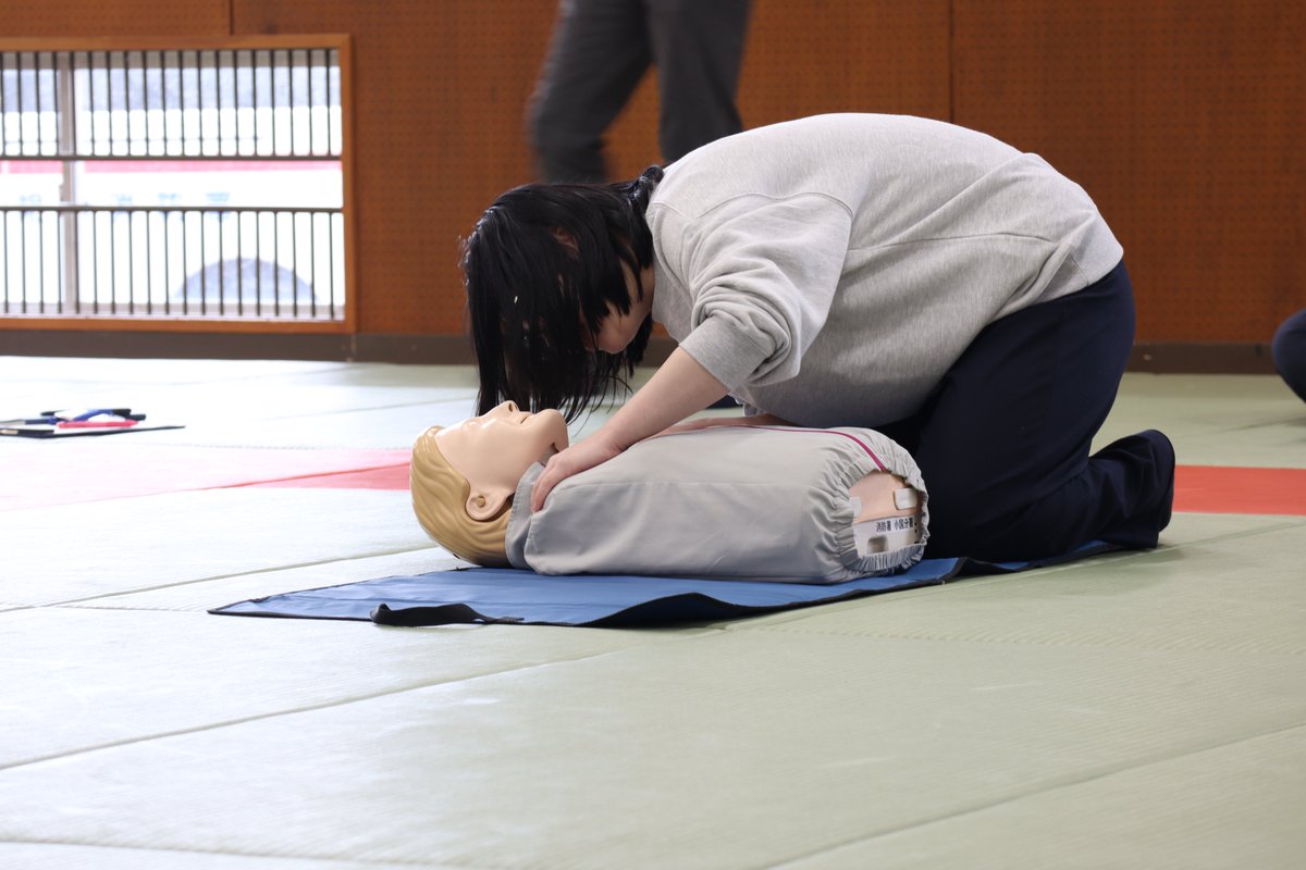 OguniHS's tweet photo. 生徒だけでなく、先生方も #救急法 を学ぶ!
知識は、いざという時の大きな味方になる。
#東北 #山形県 #小国町 #oguni #小国高校 #highschool #教員 #学び #研修 #講習 #心肺蘇生法 #備えあれば患いなし #小規模校 #学校生活 #安全 #留学 #地域みらい留学365 #白い森留学 #春休み中の先生の仕事 https://t.co/t8bkmvKBcX