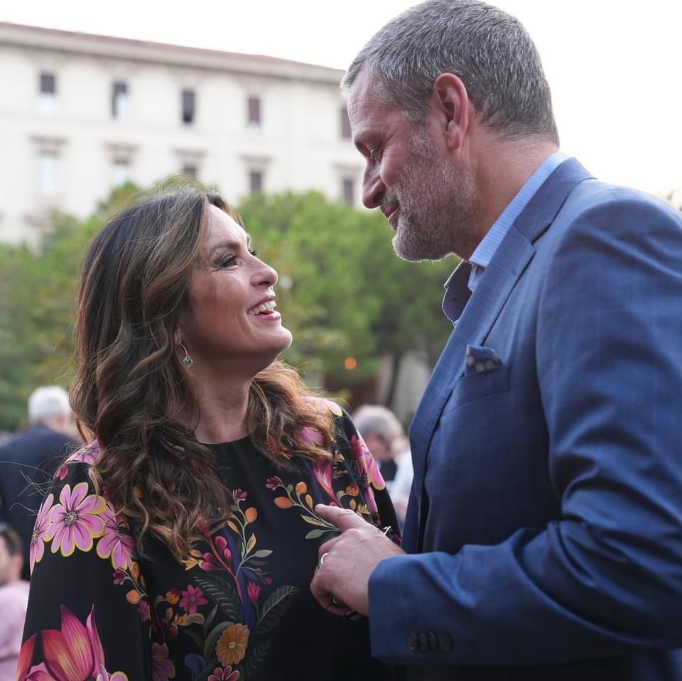 PopoAgost's tweet image. Them 🥰❤️ #Petska #MariskaHargitay #PeterHermann