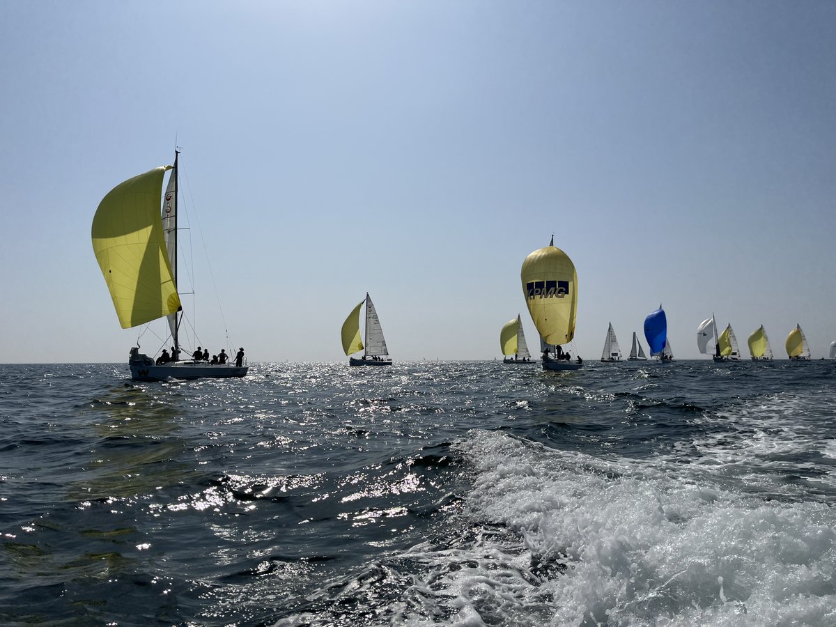 studyrama's tweet photo. La 57ème édition de la Course Croisière EDHEC est enfin lancée ! ⛵️ Entre le vent, la mer, le beau temps et la bonne humeur, ! Prêts à vivre des moments inoubliables ? 🙌 Studyrama est partenaire de la Course ! #CCE #coursecroisiereedhec #voilier #studyrama @EDHEC_BSchool https://t.co/ztR6otdt3k