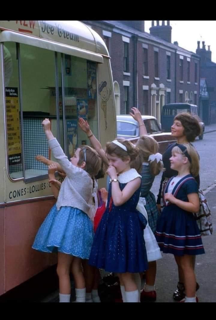 Wonderful British 🇬🇧 children waiting to buy an ice cream.

Safer times. Better times.