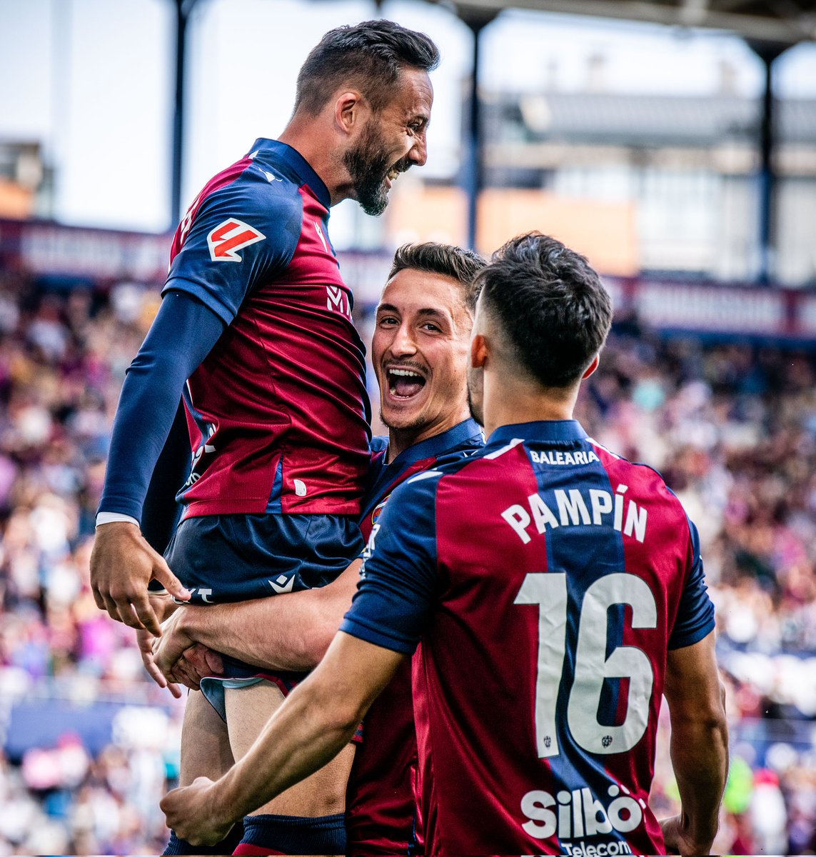 LevanteUD's tweet photo. 🖥⚽️ ¡Revive el #LevanteRacing en nuestro Match Center!
📊 Estadísticas
✍ Crónica
📸 Fotos
🎙 Morales
📺 Resumen
👉 https://t.co/85GS6GBBRg https://t.co/XxFa38n22h