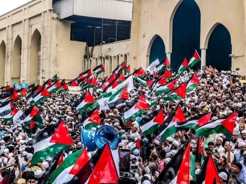 TuhinShihab's tweet image. In front of the national mosque of Bangladesh.