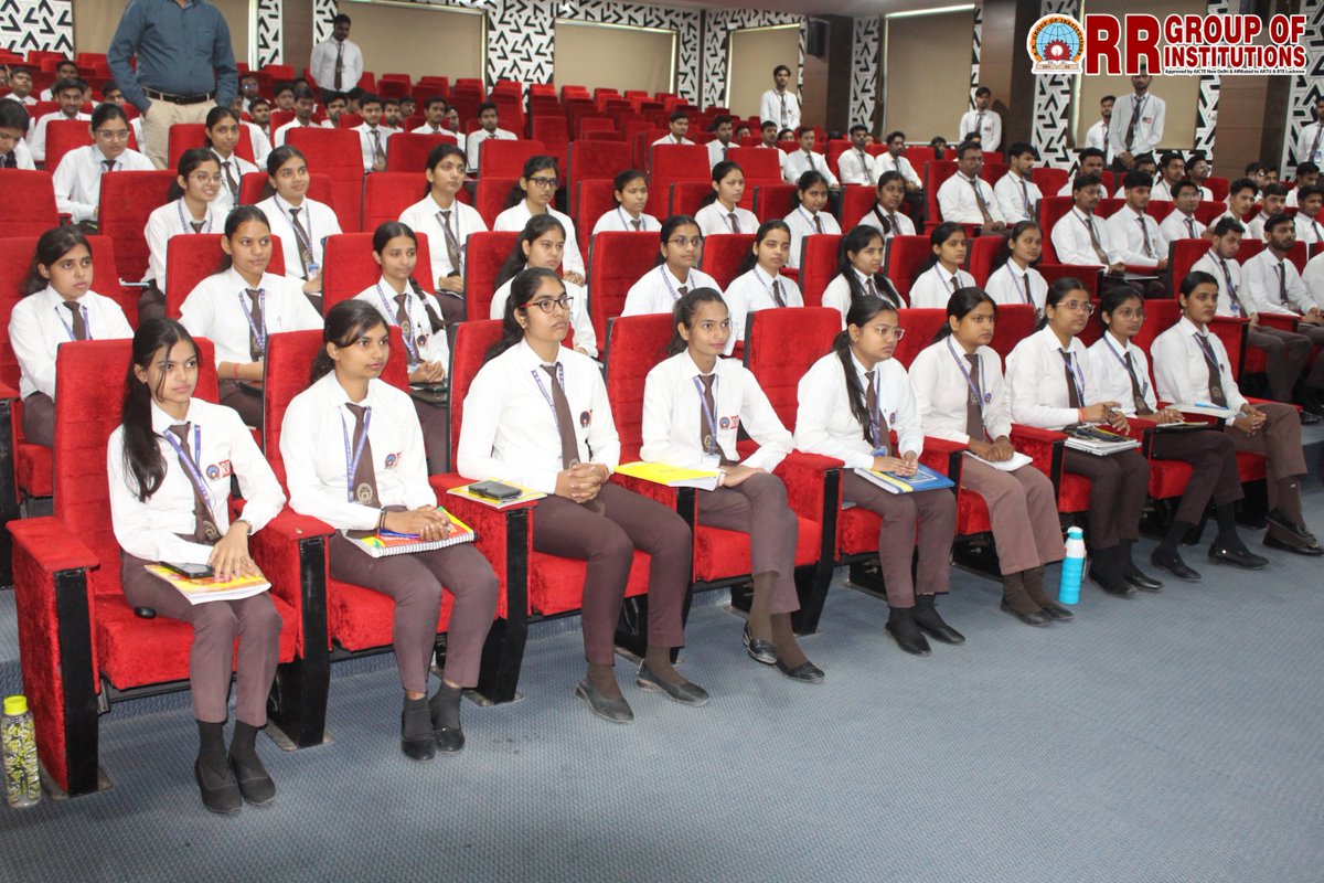 rrgilko's tweet image. Some Glimpse Of Campus Placement Drive, For B.Tech (CSE, IT, CSD, AI &amp;amp; ML) By 24/7 Software. 

We wish all the best to our placed students for their career journey at 24/7 Softwares. 

#CapusPlacement #Software #rrgroupofinstitutions #Lucknow #LucknowCity #BTech