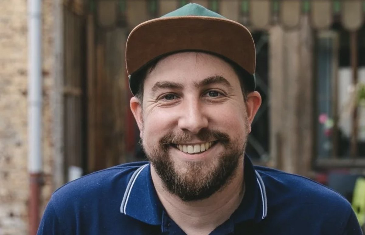 Ces influenceurs plaquistes, dentistes ou fleuristes qui cartonnent sur les réseaux sociaux ...
Les pro-fluenceurs décryptent des sujets souvent complexes #Sante #droit ...
Et ça marche !
👉810 000 followers pour un pro-fluenceur* avocat qui parle de son métier.
👉Plus de 10 000