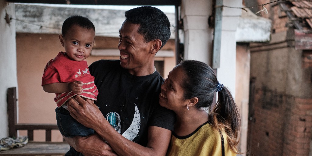 SmileTrainAfric's tweet photo. #SmileOfTheWeek!
Smile Train is dedicated to breaking the stigma surrounding #cleft lip and palate in Africa.
By raising awareness that cleft is a natural birth difference that is completely treatable, we help create a better world for our #CleftWarriors and their loved ones. https://t.co/yX0bS0AHbu