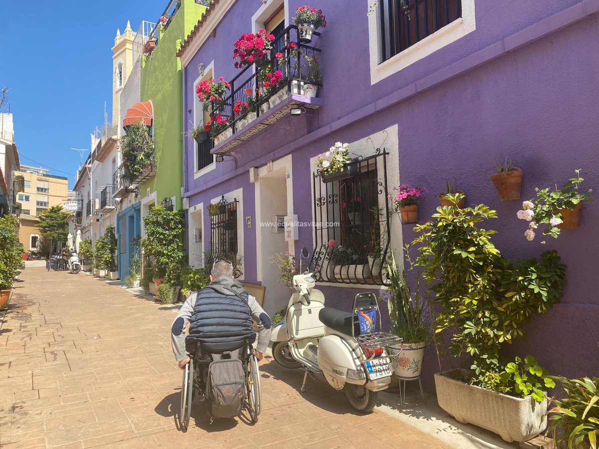 equalitasvitae/sillerosviajeros tweet media