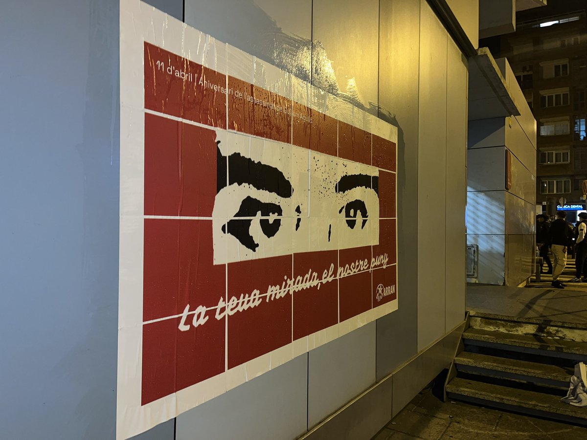 🌹 Divendres farà 32 anys de l’assassinat de Guillem Agulló. El recordem i seguim el seu llegat. 

La teua mirada, el nostre puny. ✊🏽

Ni oblit, ni perdó!