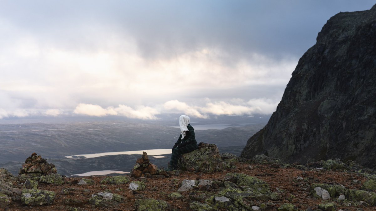 Gm 🌸

‘Inward Bound’

Available on <a href="/objktcom/">objkt</a> 

#tezos #tezosart