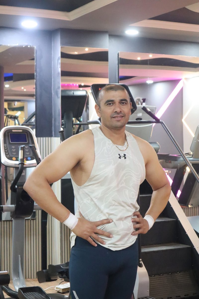 भयभीत अगर तू रण से है,
फिर सफलता पर तेरा कोई अधिकार नहीं ।।