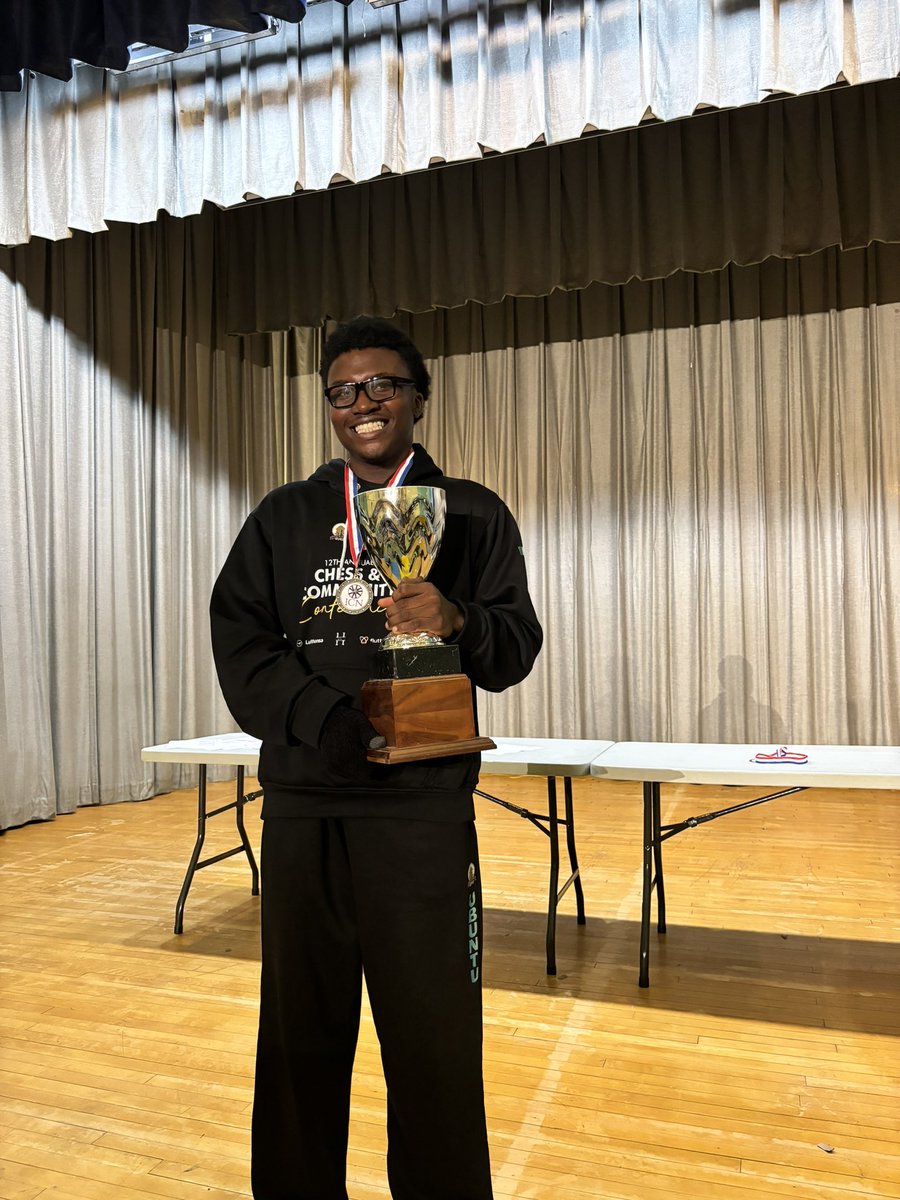 Tunde_OD's tweet image. Jamiu won the senior category of the ICN chess championship yesterday in New York City ahead of over 200 USCF rated players.

We did it 🏆 🇳🇬