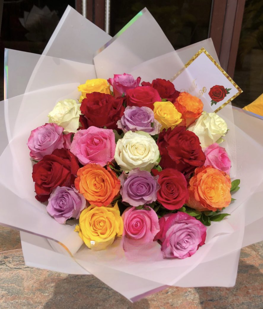 ibox_gift's tweet image. Flowers we delivered this week.
First slide: 50 white rose 350,000 Naira
Second slide: 25 mixed flowers 170,000 Naira
Third slide: 30 red roses and 10 white roses 280,000 Naira
Pls Rt you can always curate flowers for every occasion.