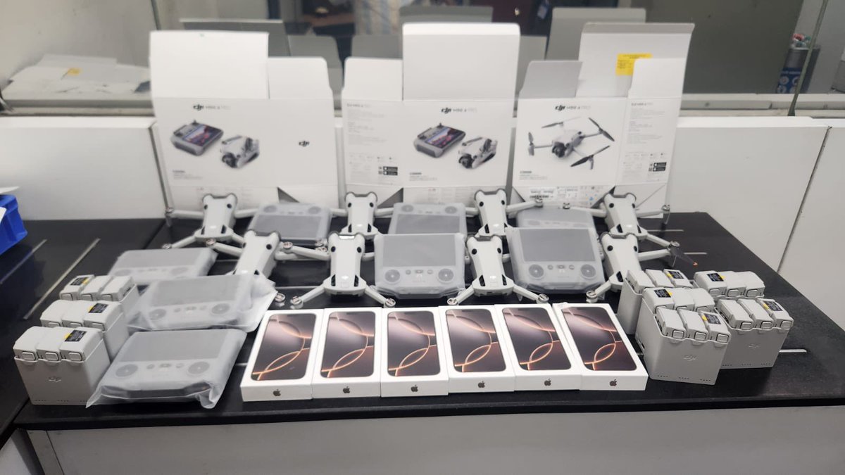 Customs, IGI Airport
Date: 28/29.03.2025 (Night Shift)
Ops: AIU, IGI Airport, New Delhi

Based on spot profiling, an Indian passenger arriving from Dubai to Delhi by Flight No. EK-512 dated 28.03.2025 was intercepted at the exit of the green channel at Terminal 3, IGI Airport.