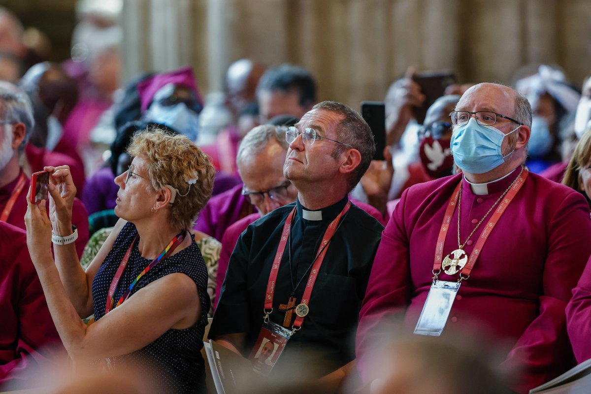 LambethConf's tweet image. “The people of God are chosen, set apart, equipped, and sent into God’s world ‘that you may declare the praises of him who called you out of darkness into his wonderful light’. 

For we who are recipients of God’s great mercy in Christ, we who have been given ‘new birth into a…