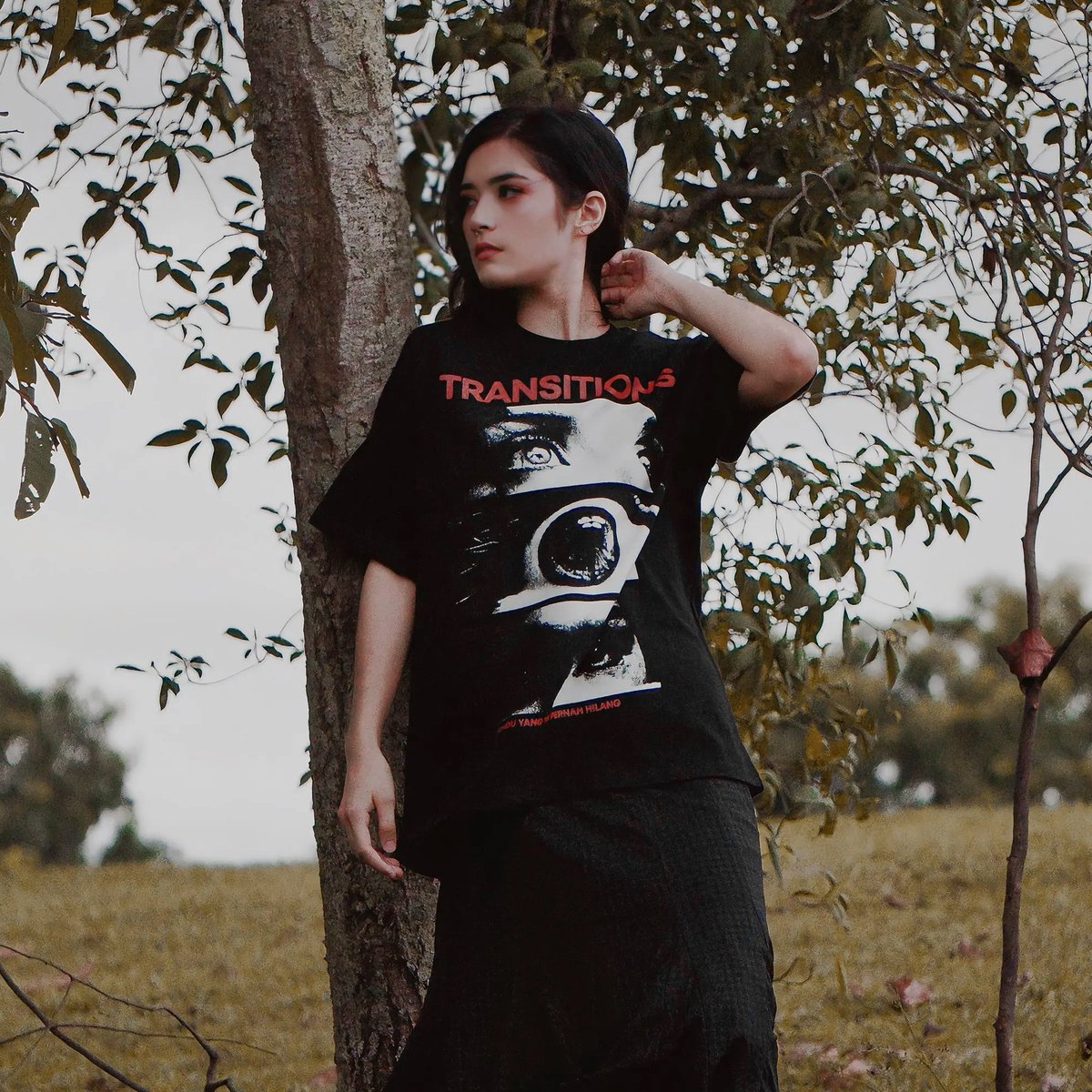 Hi semua, jemput lah pre-order merch baru kami.
Dah ada duit raya kan? Mari lah bantu bisnes anak muda. Baju baru, kain selesa, design cantik. 

Pre-order di sini : forms.gle/WixB2SCR7Sj8rq…